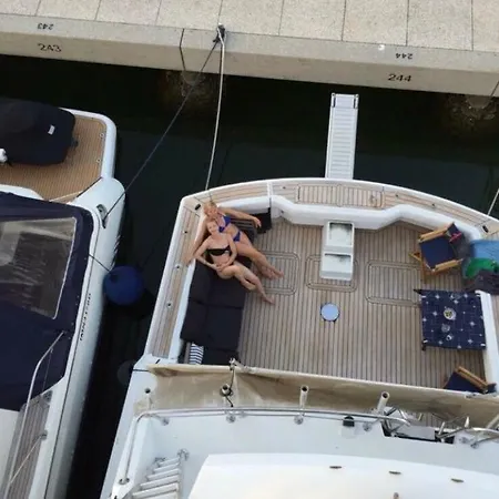 Hausboot/yacht