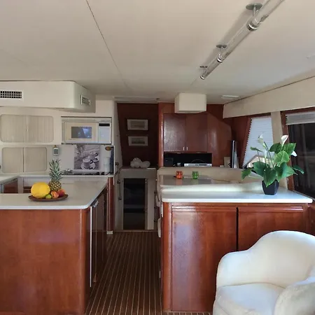 Hausboot/yacht * Aprilia Marittima